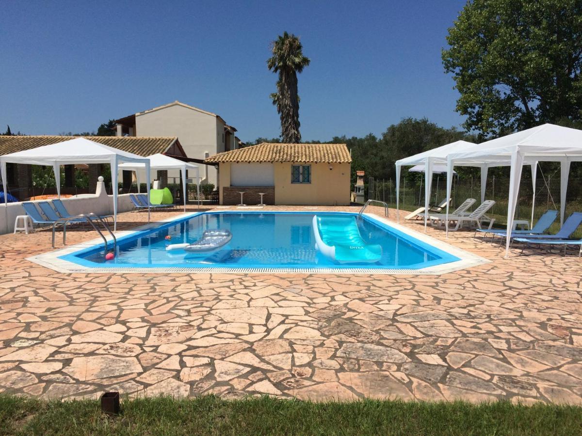 Avra Beach Apartments Лефкими Екстериор снимка