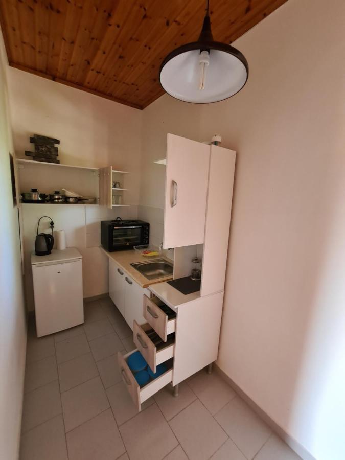 Avra Beach Apartments Лефкими Екстериор снимка