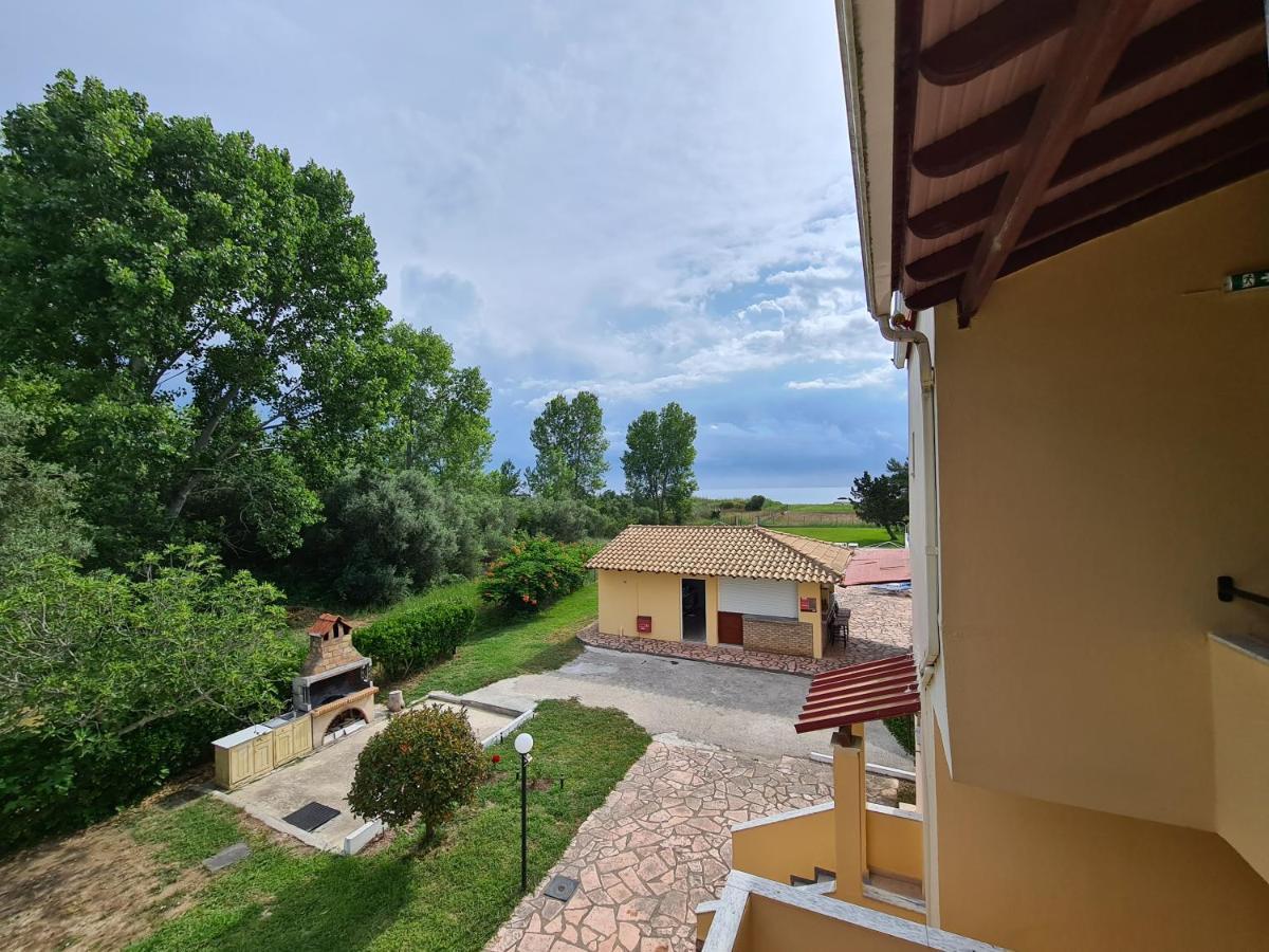 Avra Beach Apartments Лефкими Екстериор снимка